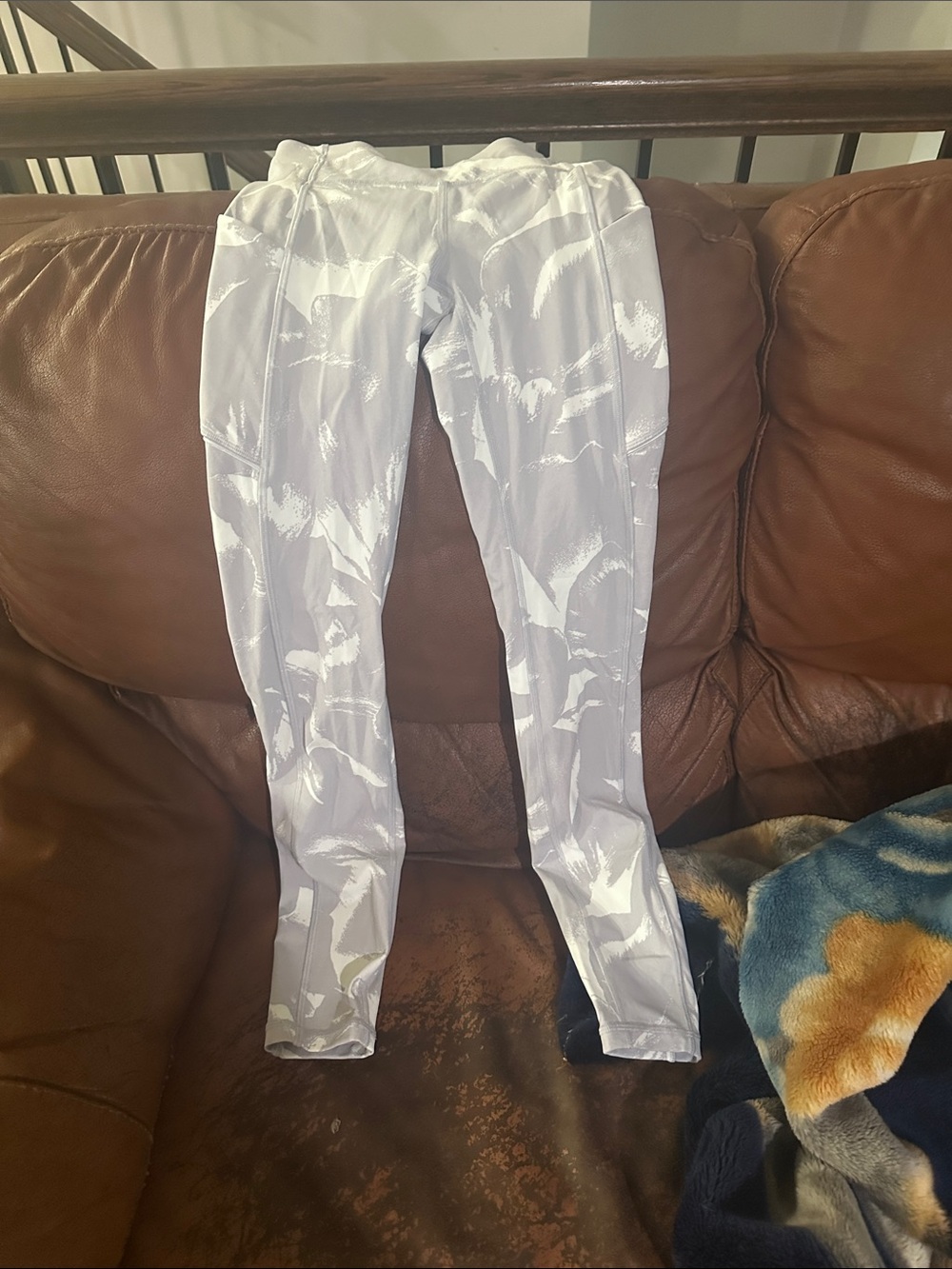 lululemon athletica White & Light Gray Patterned Jeggings
